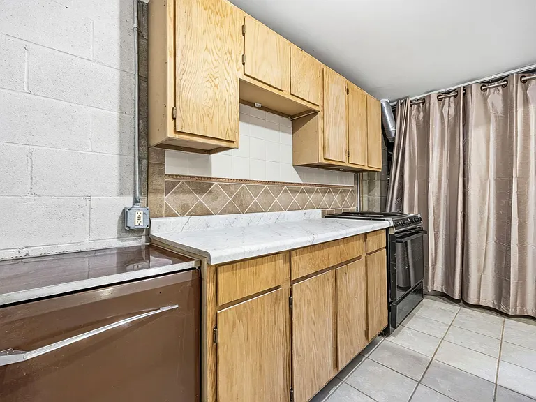 3033 Jamestown Dr — Photo 38