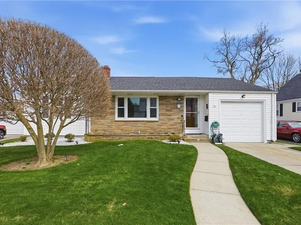 36 Dix Ave, Johnston, RI 02919
