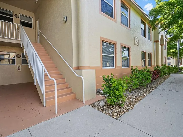 15393 Bellamar Cir #512 — Photo 34