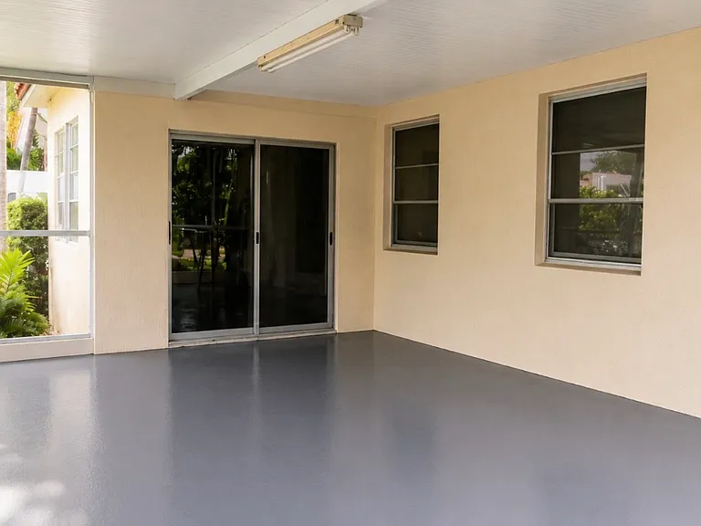 516 Boabadilla St — Photo 10