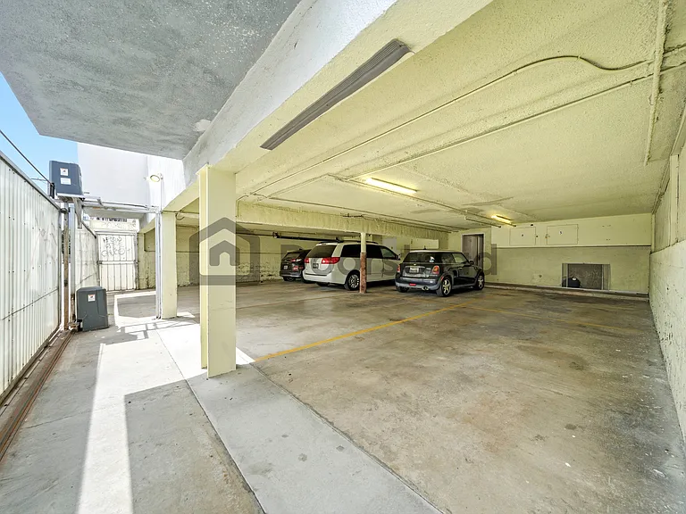 1826 S Bundy Dr #5 — Photo 23