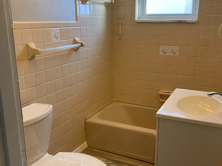 63 S Bryant Ave — Photo 4