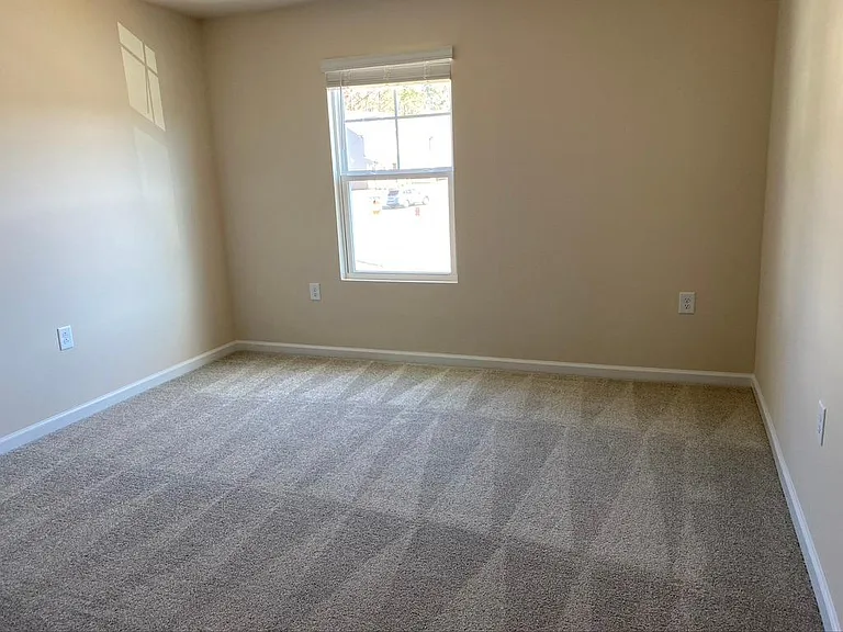 8404 Jordan Meadow Dr — Photo 10