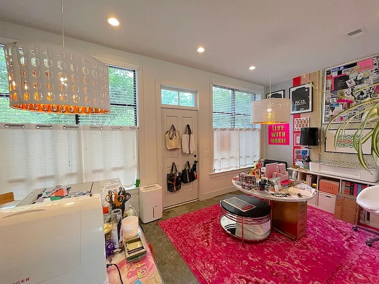 1212 E Broad St — Photo 22