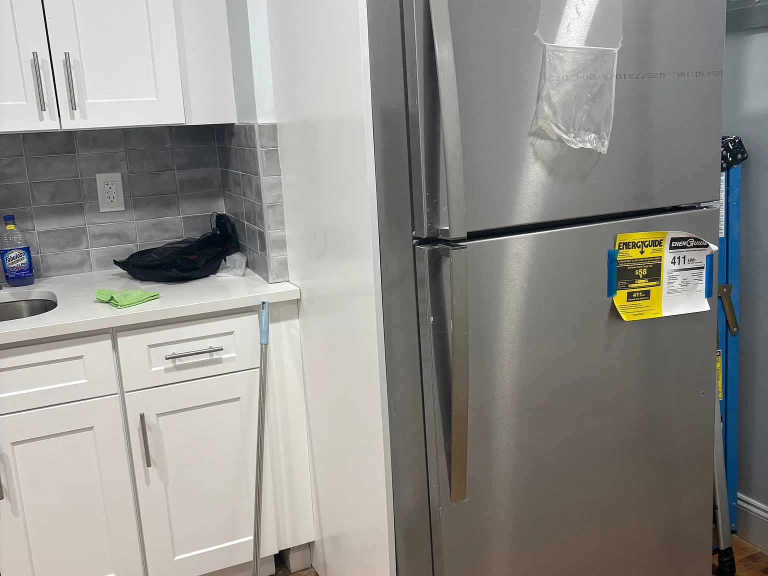 Studio, 200 sqft, $1,200 — Photo 2
