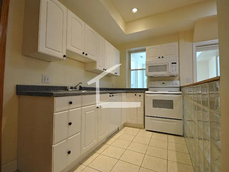 1801 Beacon St #6 — Photo 6