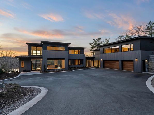 276 Sunnylea Rd, Halifax, NS B2T 1A2