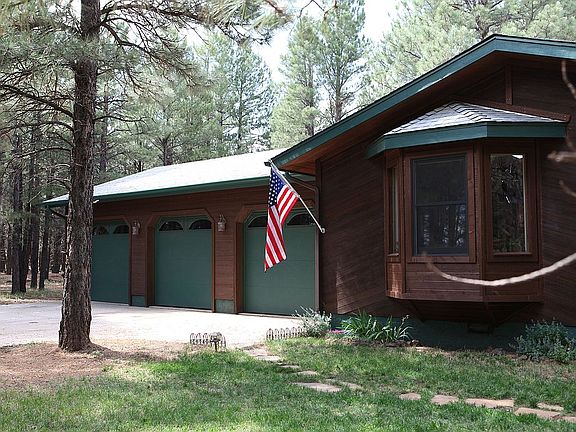 1100 sq/ft 3 car garage.