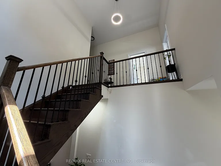 1192 Stag Holw — Photo 18
