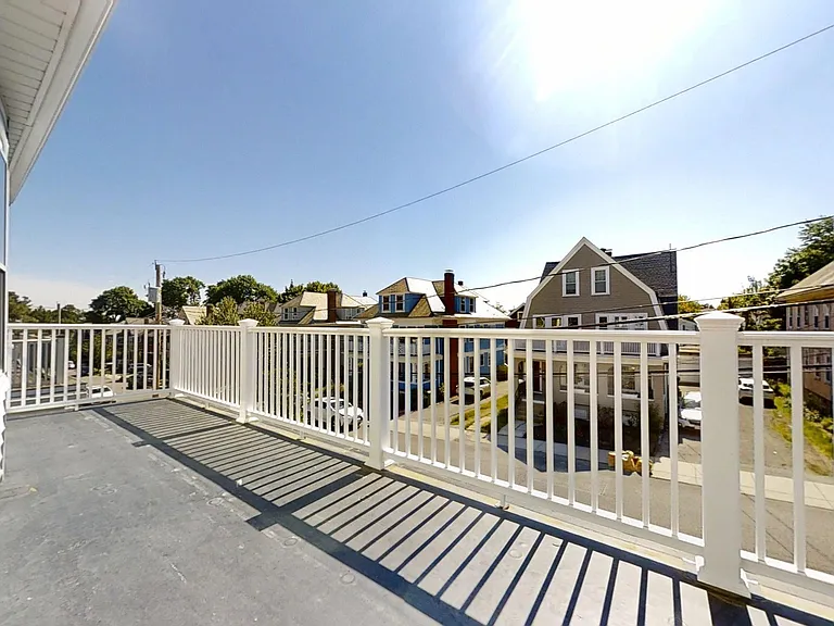 39 Commonwealth Rd — Photo 3