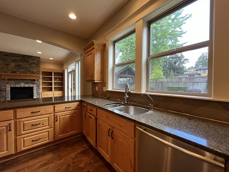 6435 McDuff Ct — Photo 12