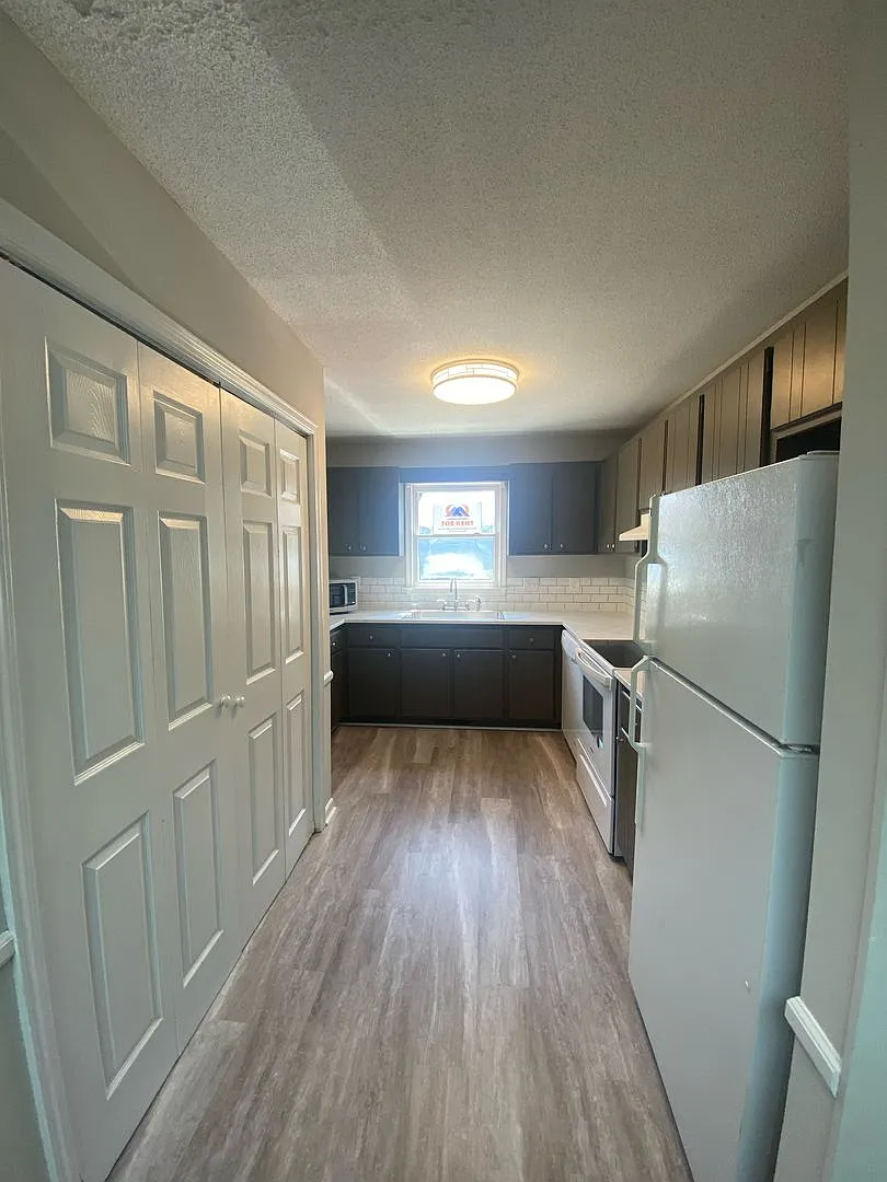 Fort Hill Commons Unit Available for 8/1/26 Move In — Photo 1