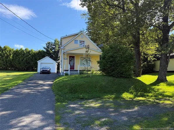 1129 Principale St, Edmundston, NB E7C 1M1