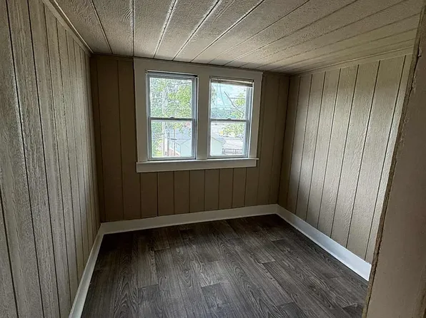 517 W Cherry St, Glasgow, KY 42141