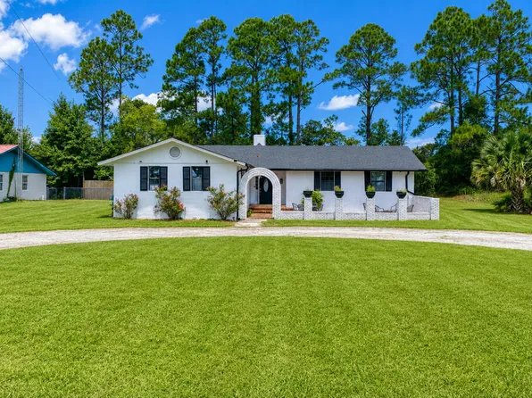 3077 Highway 98 E, Lanark Village, FL 32323