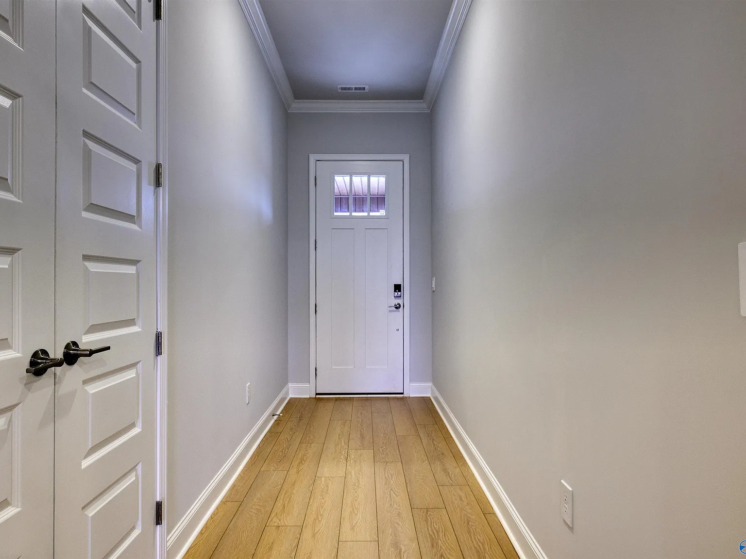 4 bed, 3.0 bath, 2338 sqft, $2,575 — Photo 2