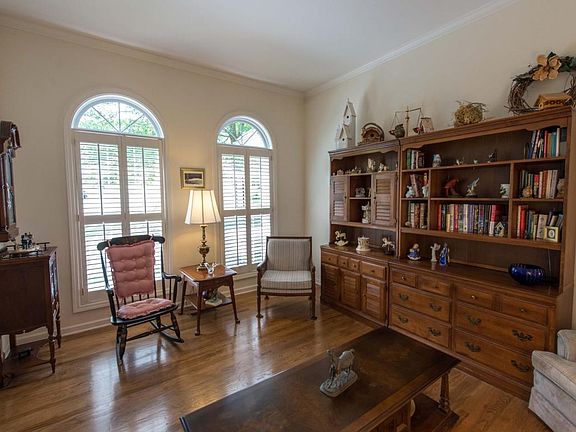 5th image of 7717 Elizabeth Way Dr