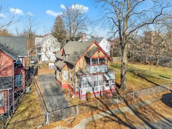 118 Quincy St, Springfield, MA 01109