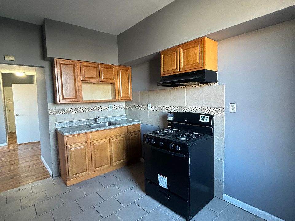 1st image of 246 Roseville Ave #3D