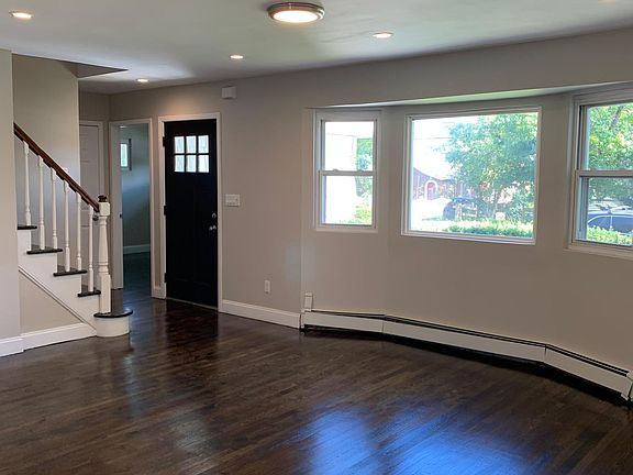 2nd image of 844 Fullerton Ave
