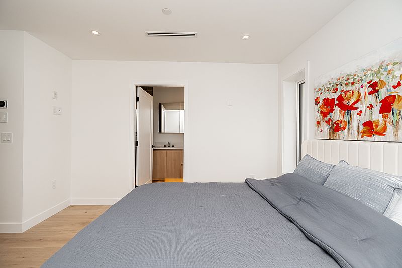 Vancouver Townhouse for rent - 3 Bedrooms — photo 17