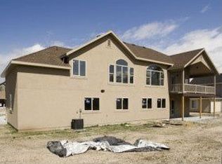 2113 W Stampede Dr, Farmington, UT 84025
