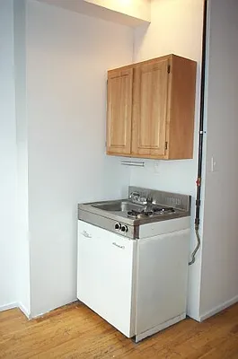 Rented by Tower Brokerage | media 24