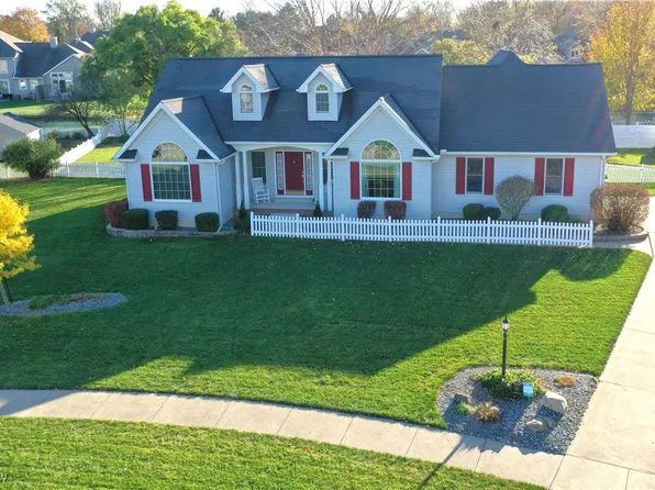 380 Ravenglass Blvd, Amherst, OH 44001