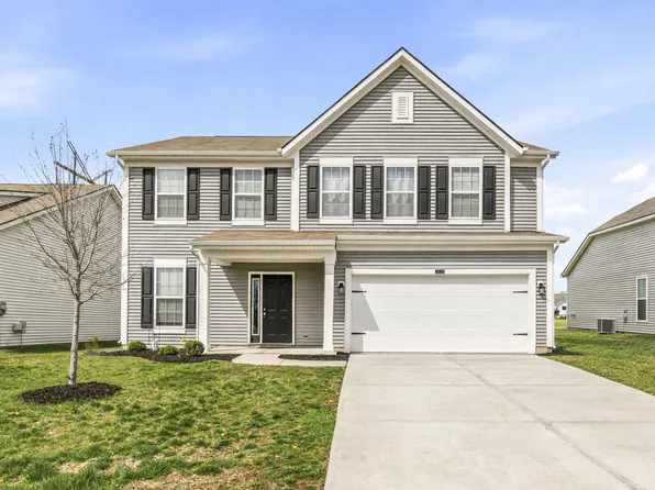 6710 Red Barn Dr, Whitestown, IN 46075