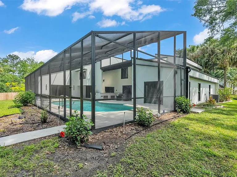 4520 Pine Hollow Dr — Photo 43