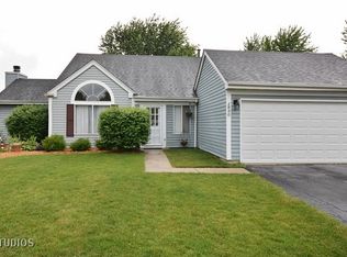 830 Howell Dr, Geneva, IL 60134