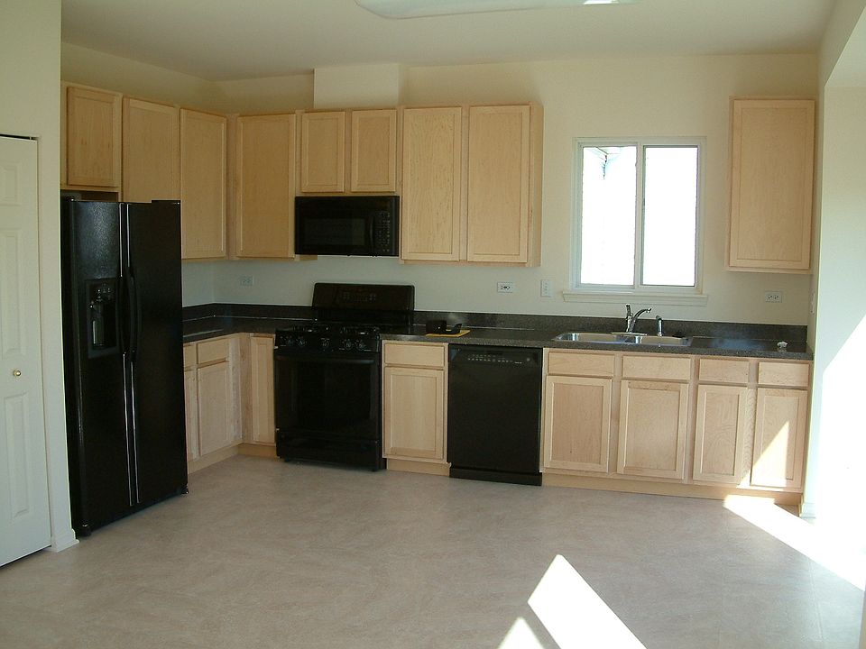 2nd image of 425 W Fielding Ln