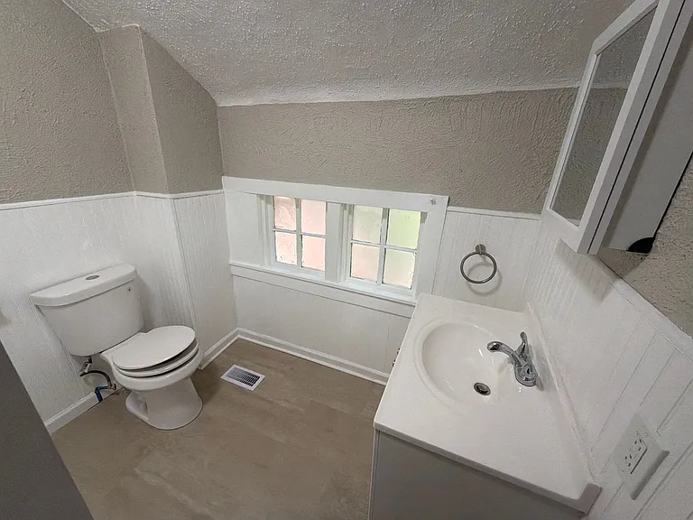2725 Solway Ave — Photo 16