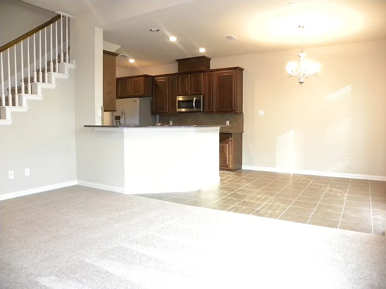 4664 Perthshire Ct — Photo 6