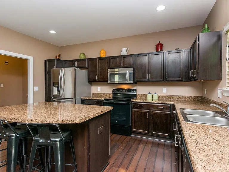 3237 Sunbright Ln — Photo 18