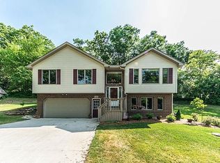 7381 Valley Dr, Brighton, MI