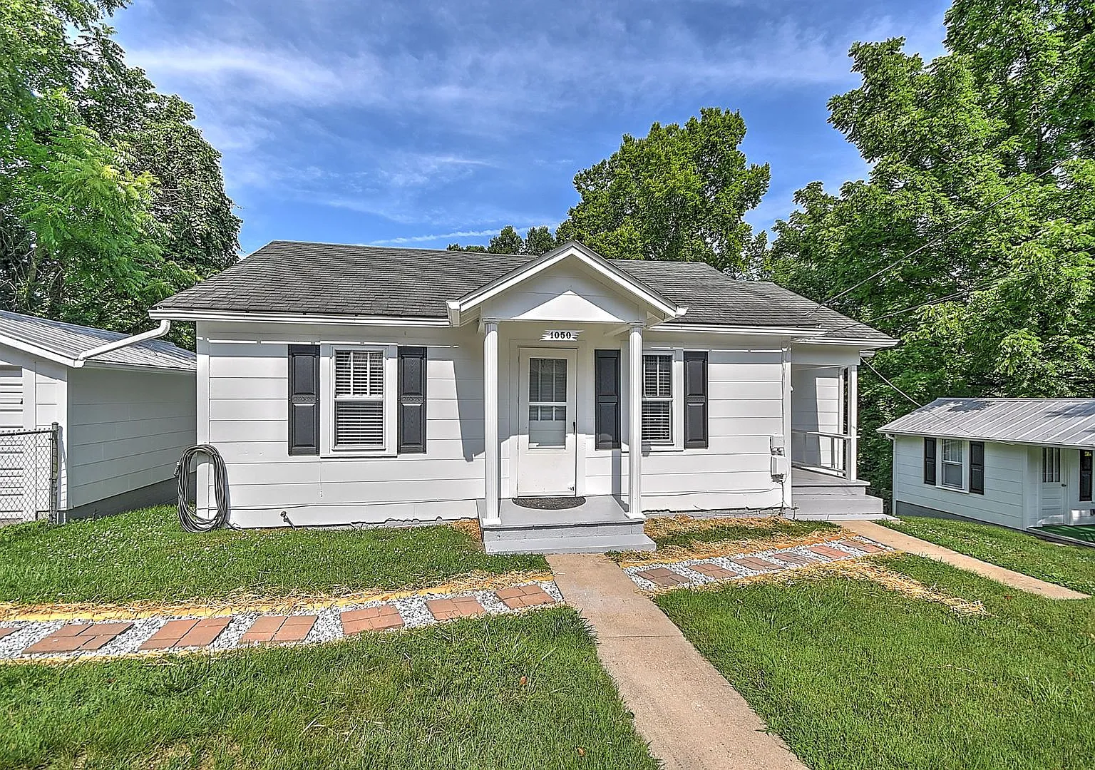2 Bedrooms / 1 Bath Home - Kingsport TN — Photo 2
