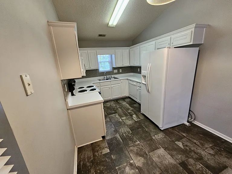 1406 Flanagan Mill Dr — Photo 10