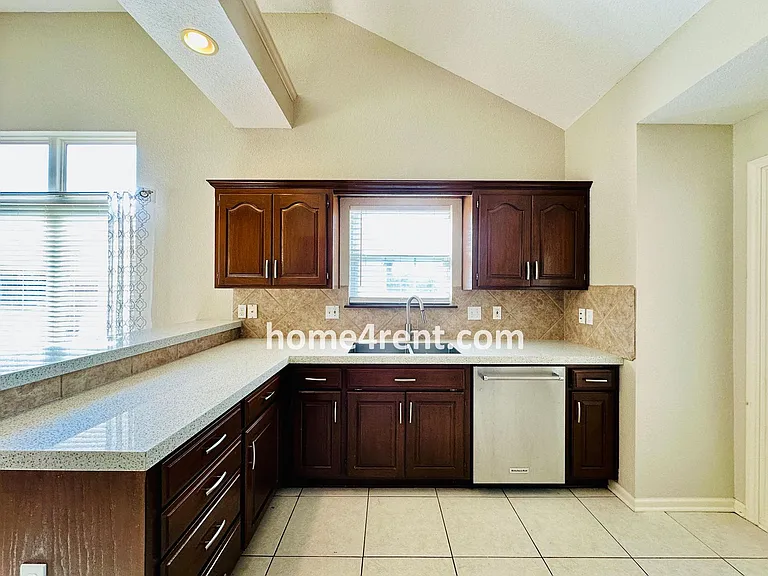 14236 W 153rd St — Photo 11
