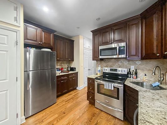 4th image of 223 W 115th St #1R