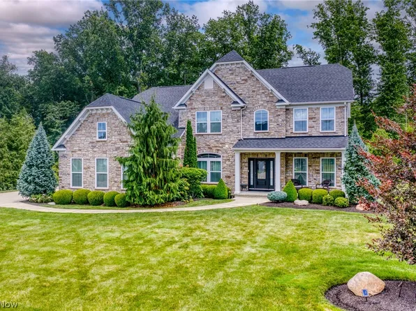 2631 Palmer Ln, Avon, OH 44011