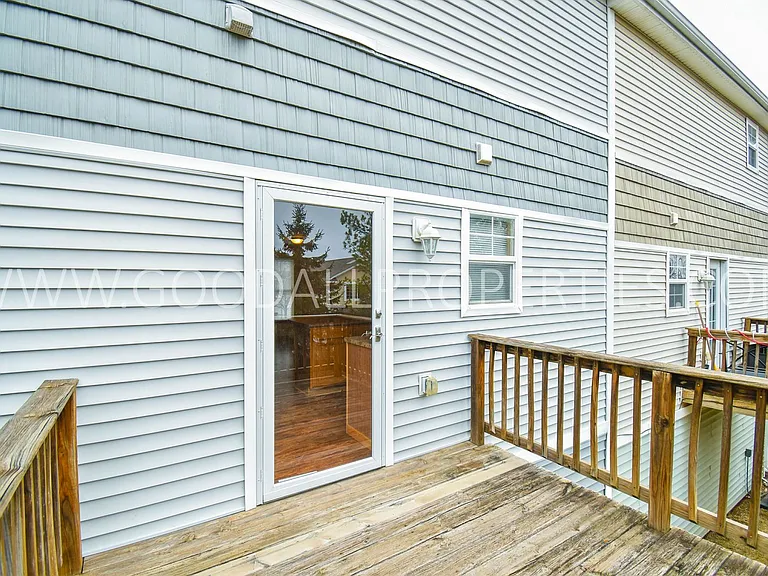 15404 Townsend Ave — Photo 9
