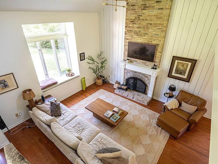 3724 Longchamp Cir — Photo 41