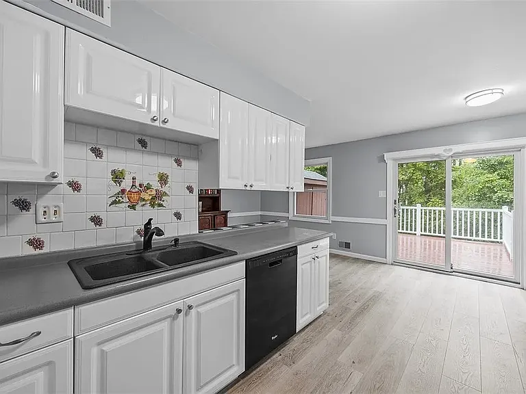 402 Hunting Creek Rd — Photo 26