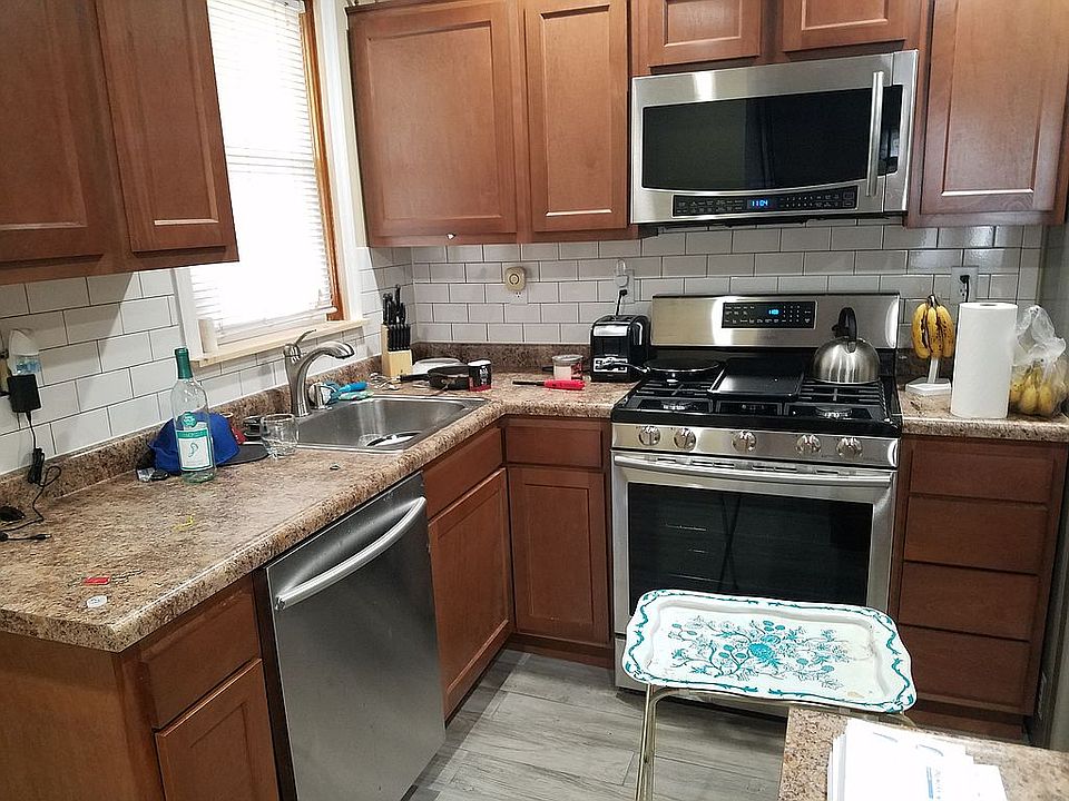 2nd image of 319 Oak St