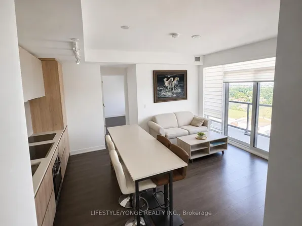 7950 Bathurst St, Vaughan, ON
