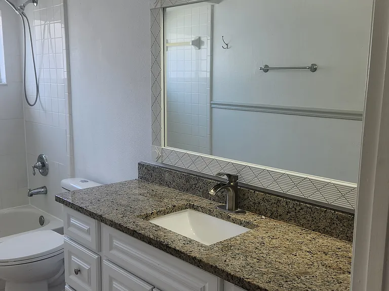324 Woodbay Ct — Photo 8