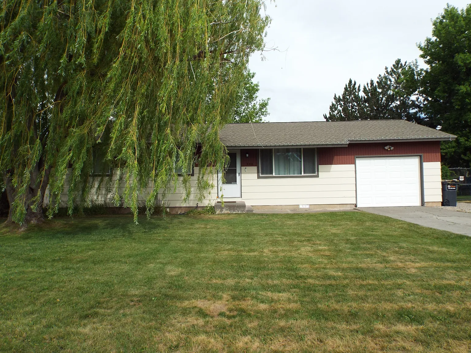 3 bed, 1040 sqft, $2,000 — Photo 2