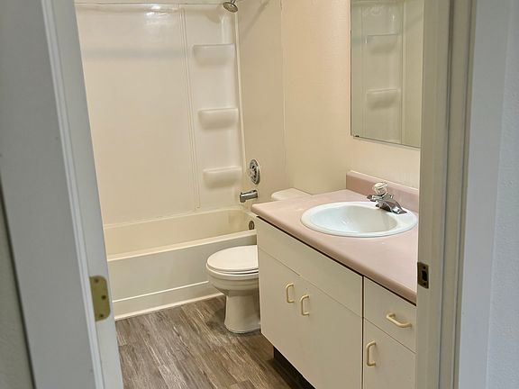 4th image of 620 NE Kamiaken St #A4b04adcc