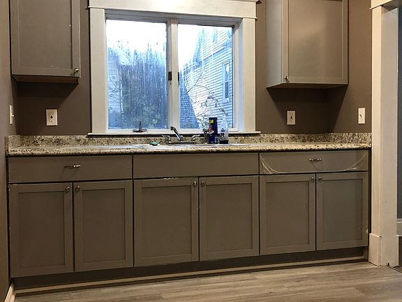 2nd image of 613 Chestnut Ave #1
